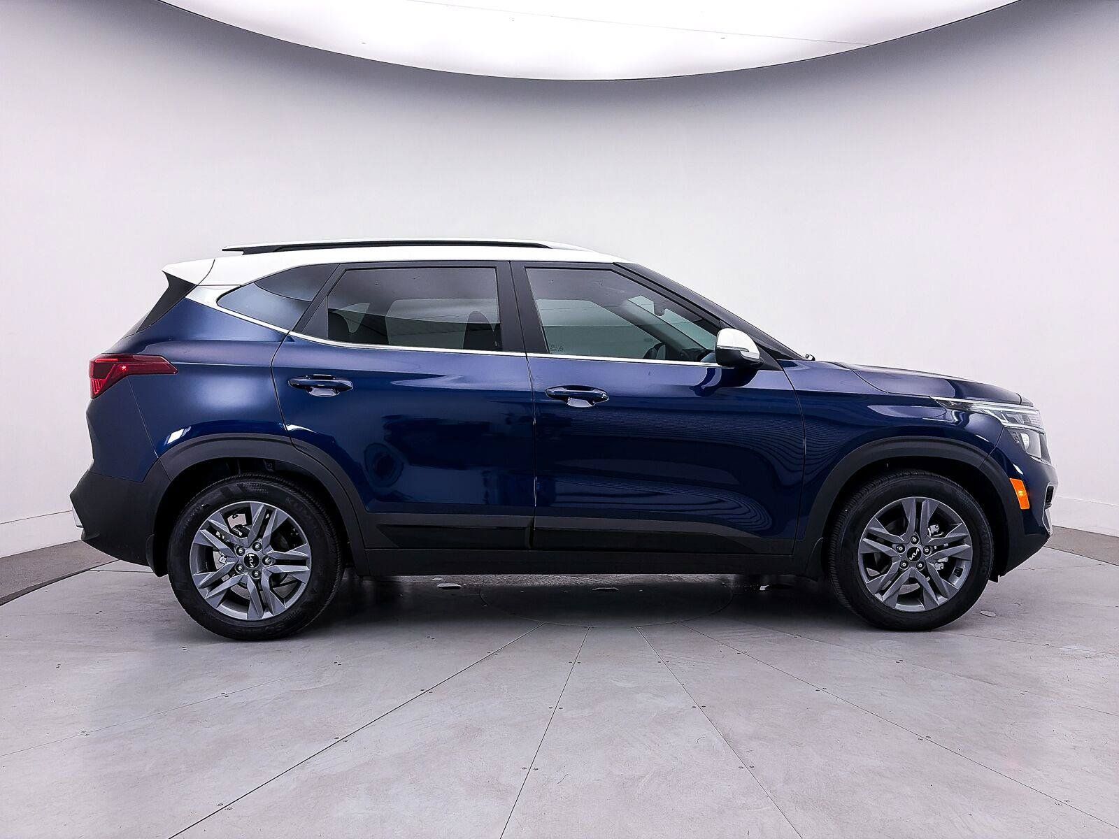 Used 2023 Kia Seltos S w/ Navigation Package FWD image 35