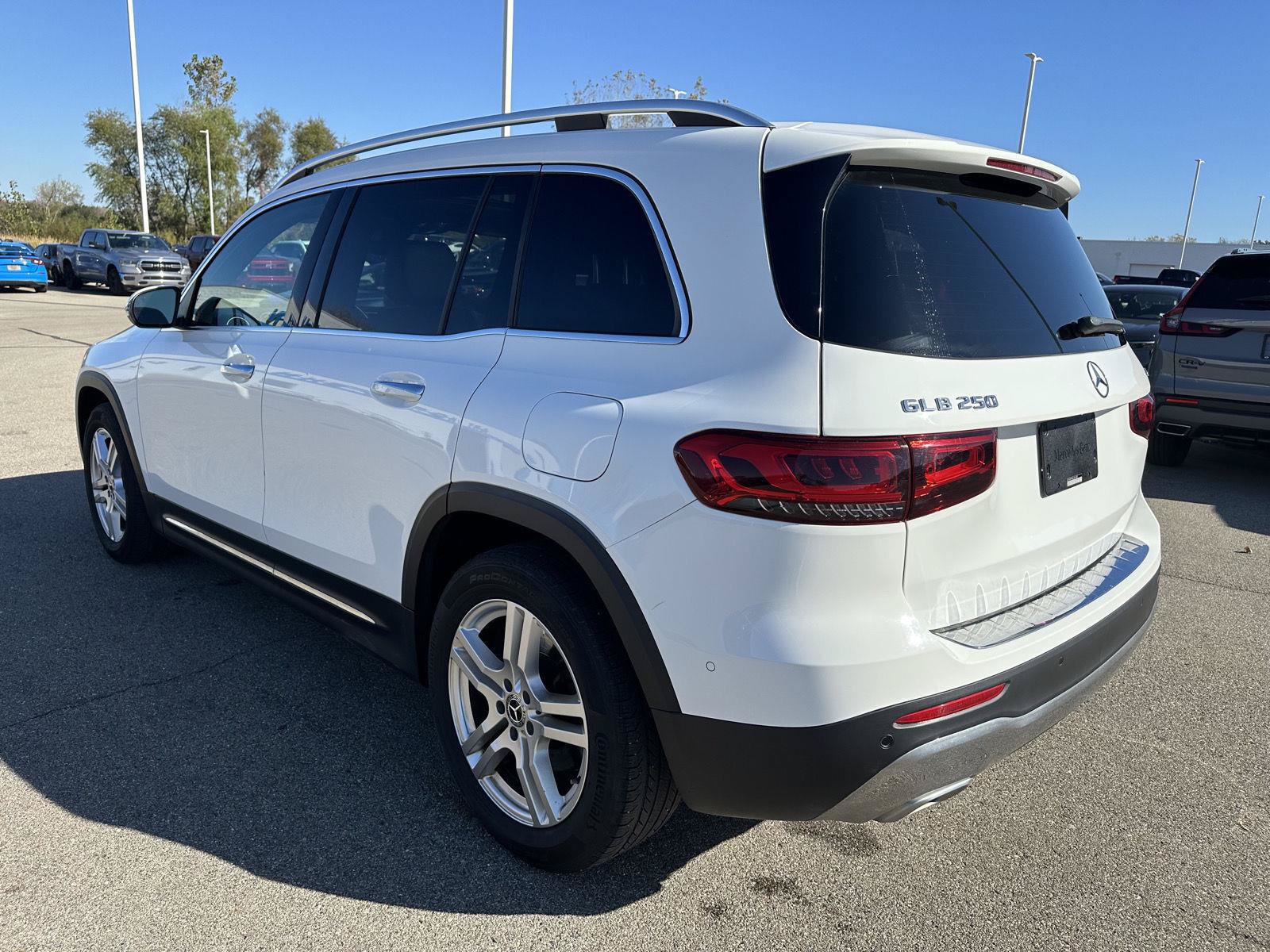 Used 2020 Mercedes-Benz GLB 250 4MATIC image 3