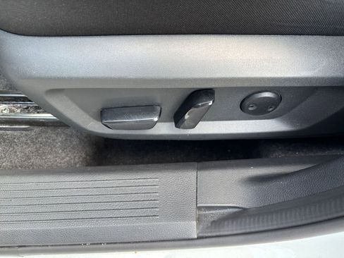Used 2025 Nissan Rogue SV AWD/4WD image 22