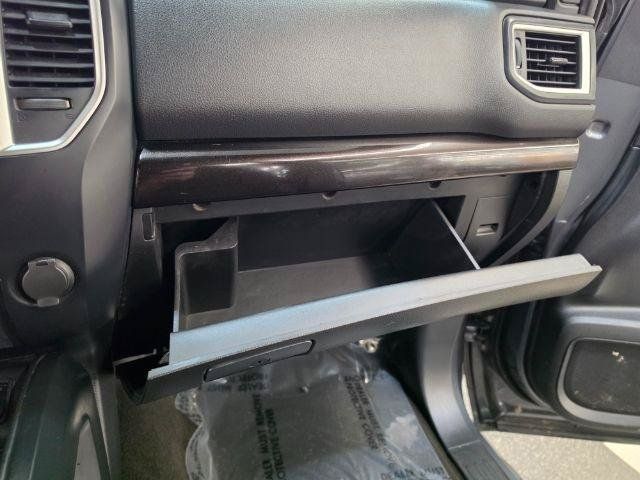Used 2019 Nissan Titan SV w/ SV Convenience Package AWD/4WD image 24