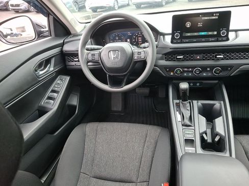 Used 2025 Honda Accord SE image 10