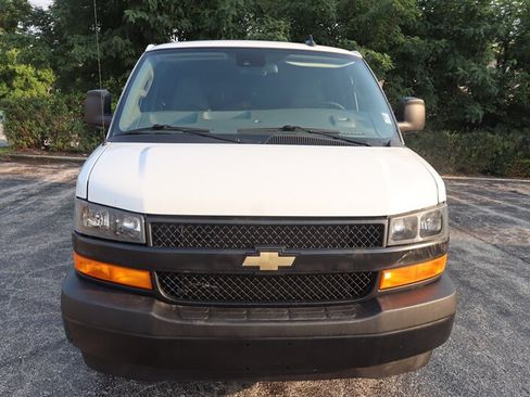 Used 2024 Chevrolet Express 3500 LS RWD image 2