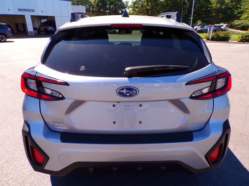 Certified 2024 Subaru Crosstrek 2.0i Premium AWD/4WD image 11