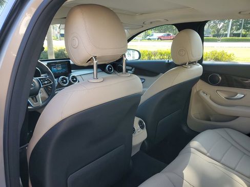 Used 2019 Mercedes-Benz C 300 4MATIC Sedan image 15