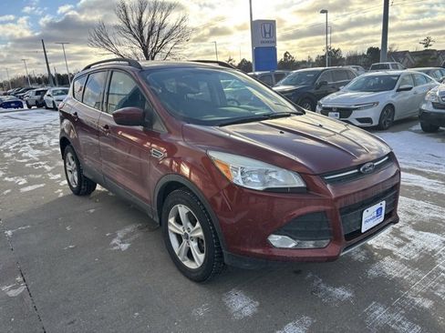 Used 2014 Ford Escape SE w/ Equipment Group 201A image 3