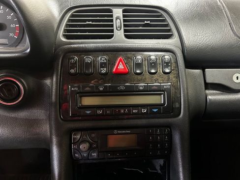 Used 2000 Mercedes-Benz CLK 430 Cabriolet image 11