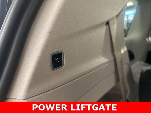 Used 2024 Chrysler Pacifica Touring-L image 29