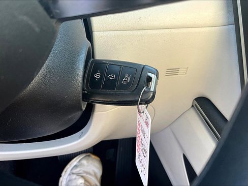 Used 2023 Hyundai Tucson SE image 12