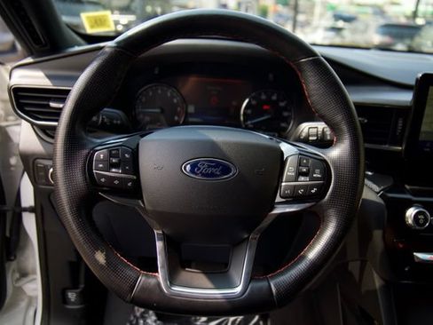 Certified 2022 Ford Explorer ST-Line AWD/4WD image 27