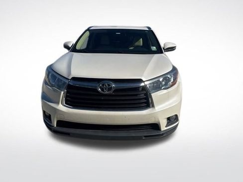 Used 2015 Toyota Highlander XLE image 3