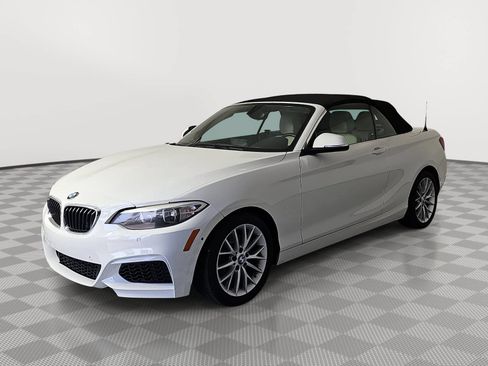 Used 2017 BMW 230i Convertible RWD image 4