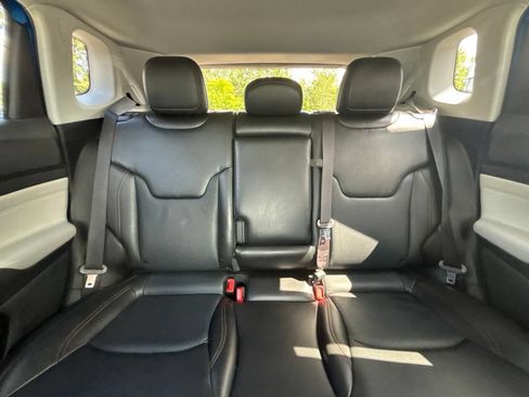 Used 2022 Jeep Compass Limited AWD/4WD image 31