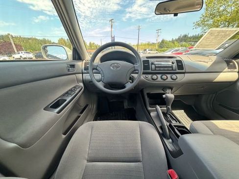 Used 2005 Toyota Camry LE image 14