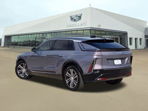 Certified 2024 Cadillac Lyriq Luxury AWD/4WD image 4