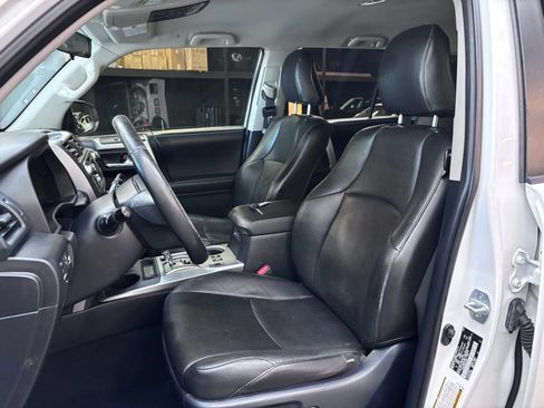 Used 2016 Toyota 4Runner SR5 AWD/4WD image 9