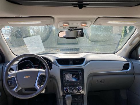 Used 2017 Chevrolet Traverse Premier image 19