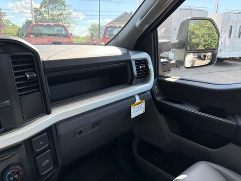 New 2026 Ford F550 4x4 Regular Cab Super Duty image 18