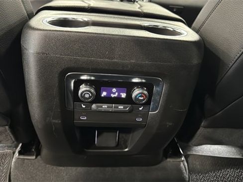 Used 2025 GMC Yukon XL Denali image 26