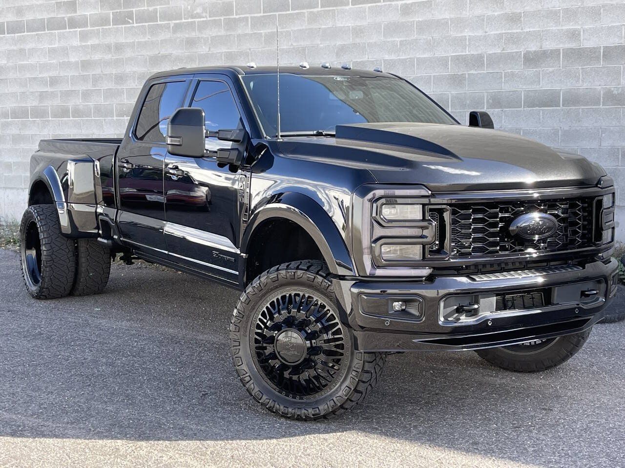 Used 2024 Ford F450 Platinum AWD/4WD image 2