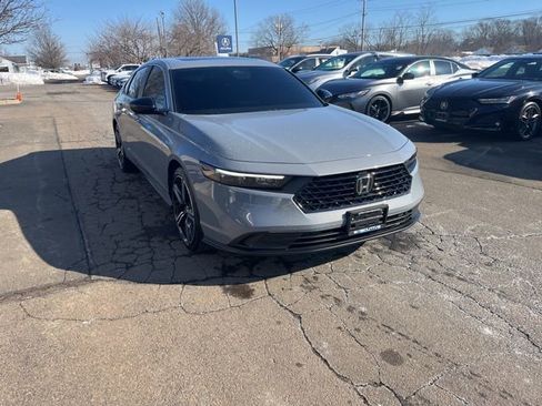 Used 2025 Honda Accord Sport image 31