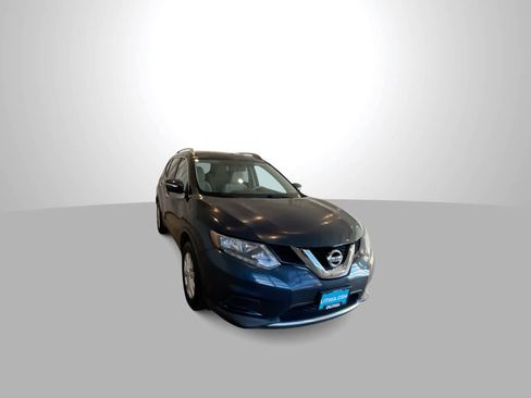 Used 2015 Nissan Rogue SV w/ SV Premium Package image 3