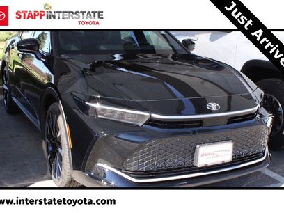 Used 2025 Toyota Crown Platinum