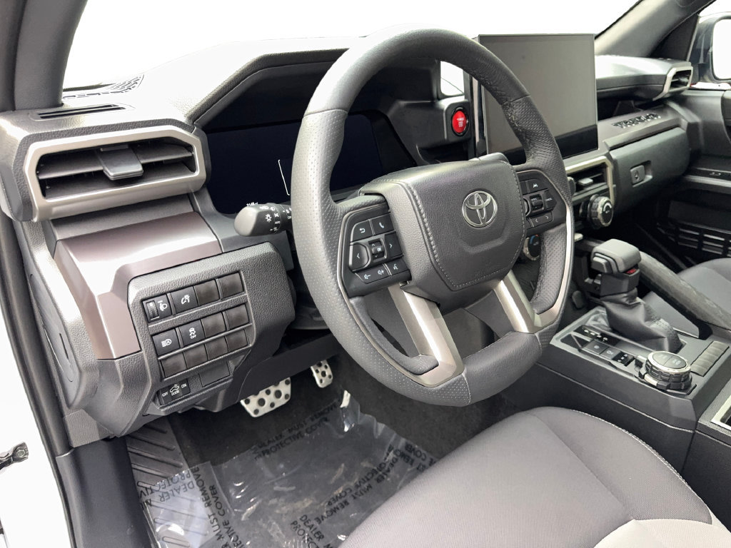 Used 2025 Toyota Tacoma TRD Sport AWD/4WD image 51