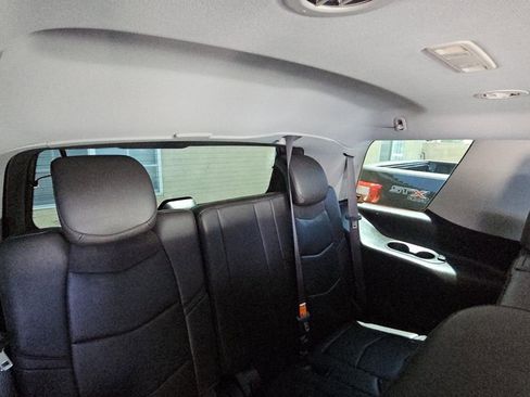 Used 2016 Cadillac Escalade Luxury RWD image 12