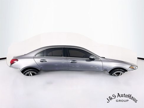 Used 2022 Mercedes-Benz A 220 4MATIC w/ AMG Line image 8