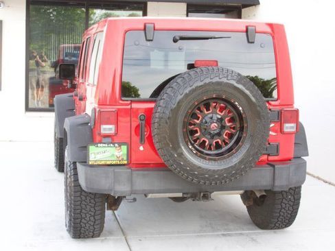Used 2015 Jeep Wrangler Unlimited Sahara AWD/4WD image 10