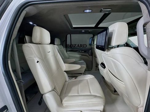 Used 2021 Cadillac Escalade ESV Sport Platinum image 35