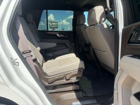 Used 2025 GMC Yukon Elevation w/ LPO, Floor Liner Package RWD image 14