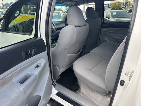 Used 2011 Toyota Tacoma PreRunner w/ TRD Sport Pkg image 15