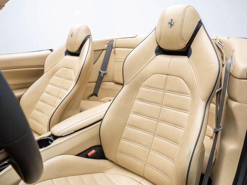 Certified 2016 Ferrari California T image 55