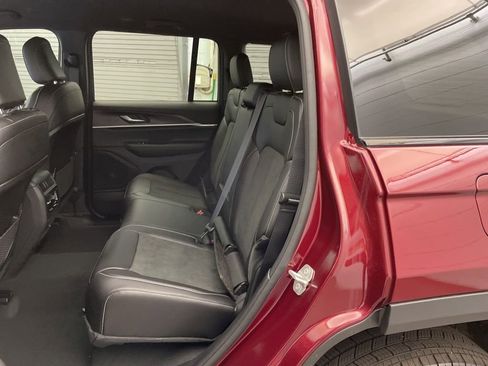 New 2026 Jeep Grand Cherokee Altitude image 16