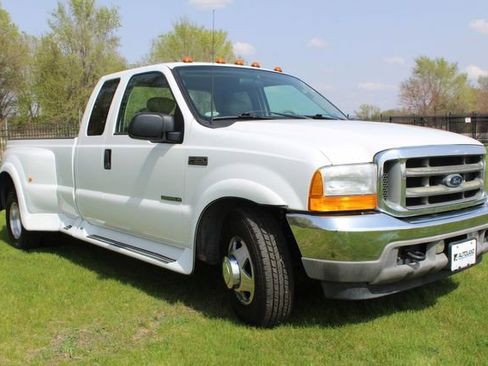 Used 2001 Ford F350 Lariat image 11