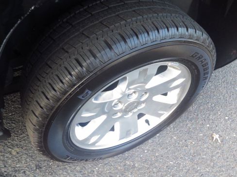 Used 2010 Chevrolet Suburban LTZ image 17