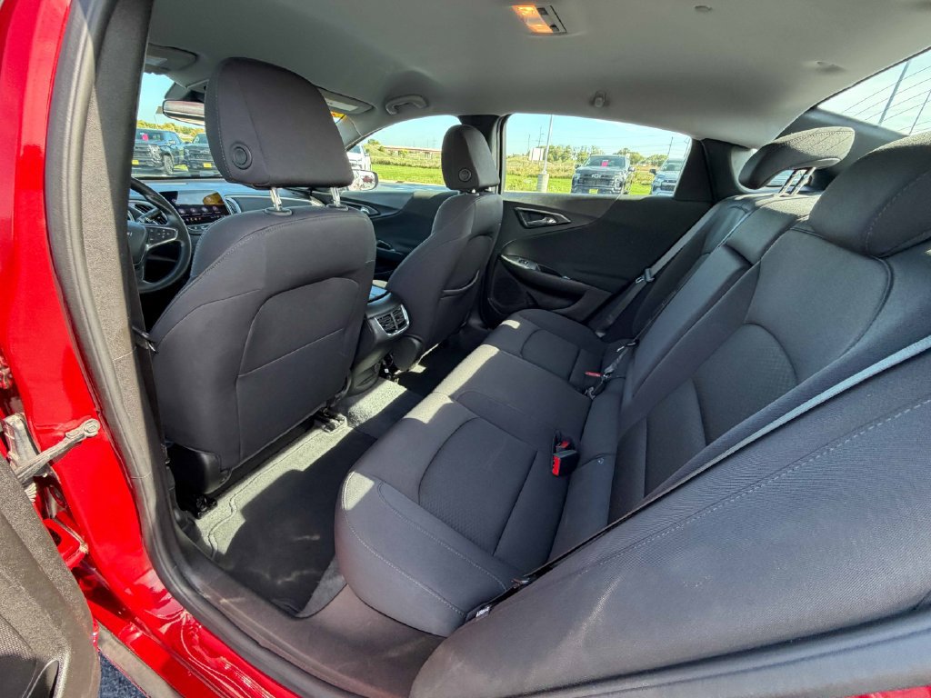 Used 2025 Chevrolet Malibu LT FWD image 19