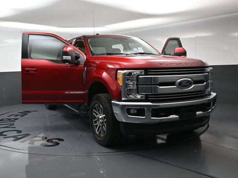 Used 2017 Ford F250 Lariat w/ Lariat Ultimate Package AWD/4WD image 22