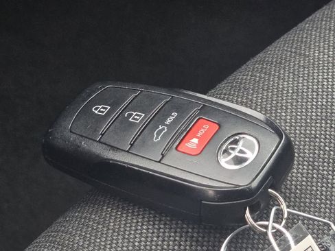 Used 2025 Toyota Camry LE FWD image 33