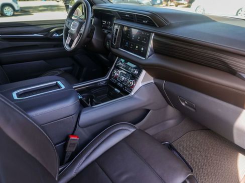 Used 2024 GMC Yukon XL Denali w/ Max Trailering Package image 32