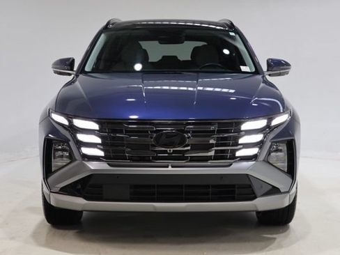 Used 2025 Hyundai Tucson Limited AWD/4WD image 2