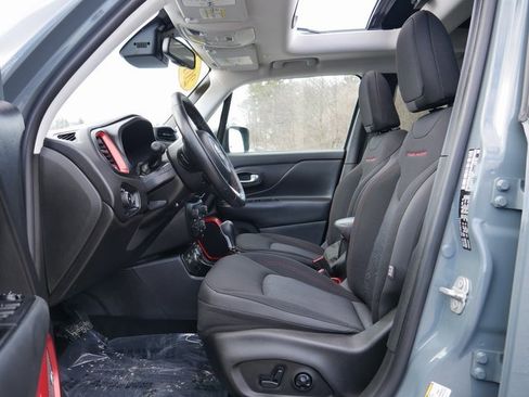 Used 2018 Jeep Renegade Trailhawk w/ Cold Weather Group II image 12