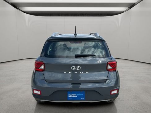 Used 2024 Hyundai Venue SEL image 4