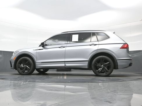 Used 2023 Volkswagen Tiguan SE R-Line FWD image 32