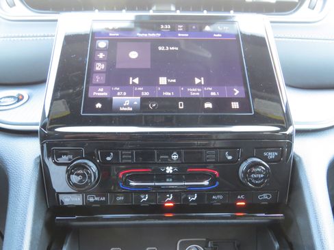 New 2025 Jeep Grand Cherokee Altitude image 26