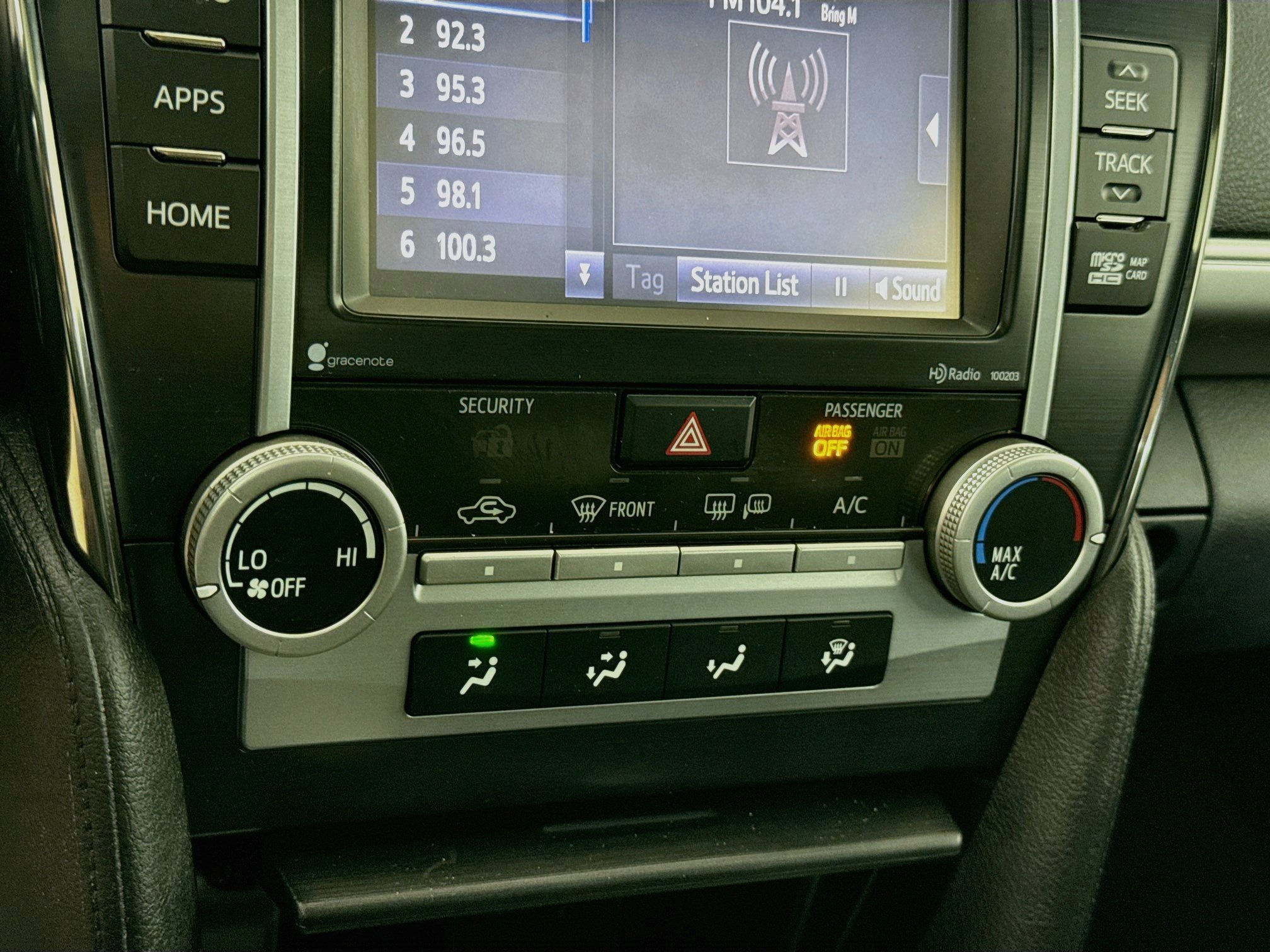 Used 2014 Toyota Camry SE w/ Leather Package FWD image 14