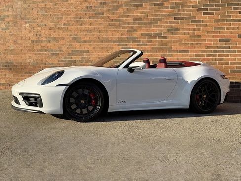 Certified 2023 Porsche 911 Carrera GTS image 1