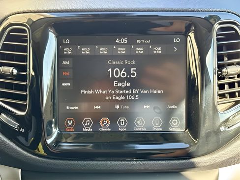 Used 2021 Jeep Compass Limited image 18