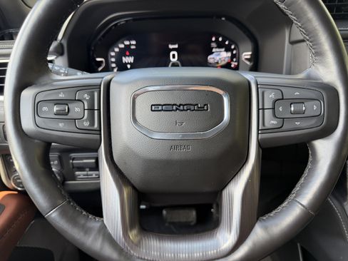Used 2023 GMC Yukon Denali Ultimate AWD/4WD image 47